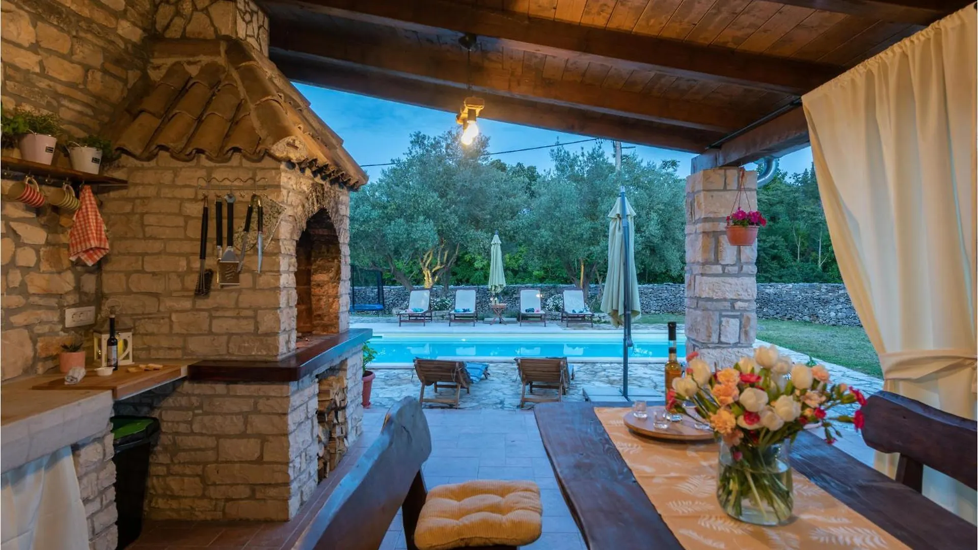 3 Bedroom Stunning Home In Krnica Holiday home