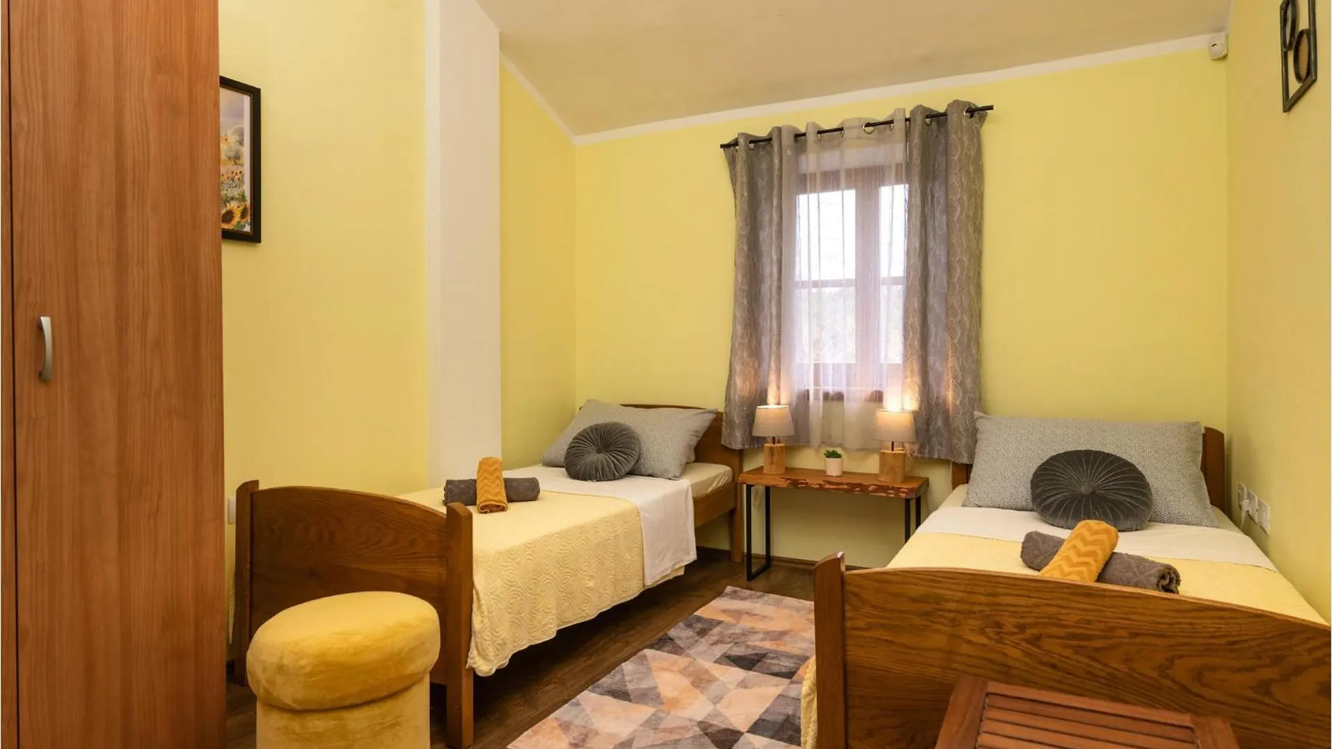 3 Bedroom Stunning Home In Krnica Croatia