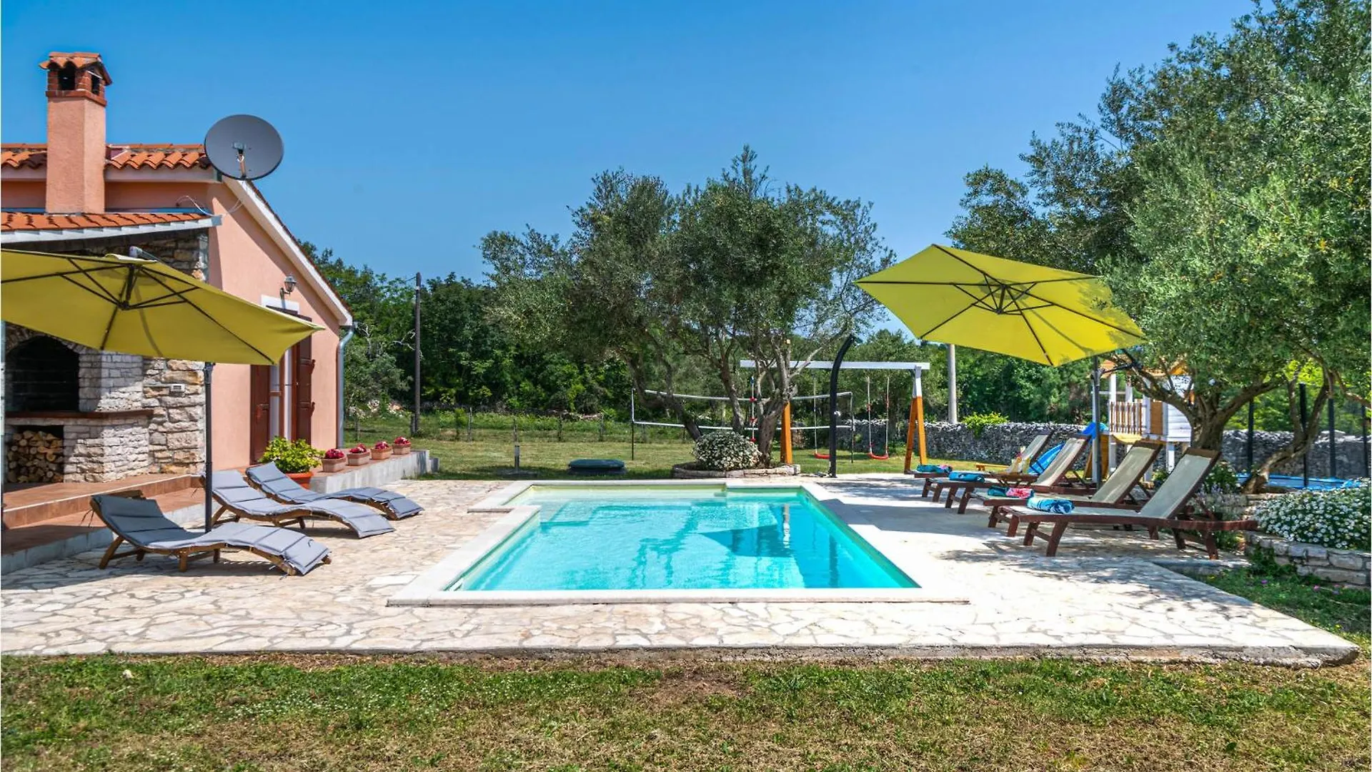 Holiday home 3 Bedroom Stunning Home In Krnica Croatia